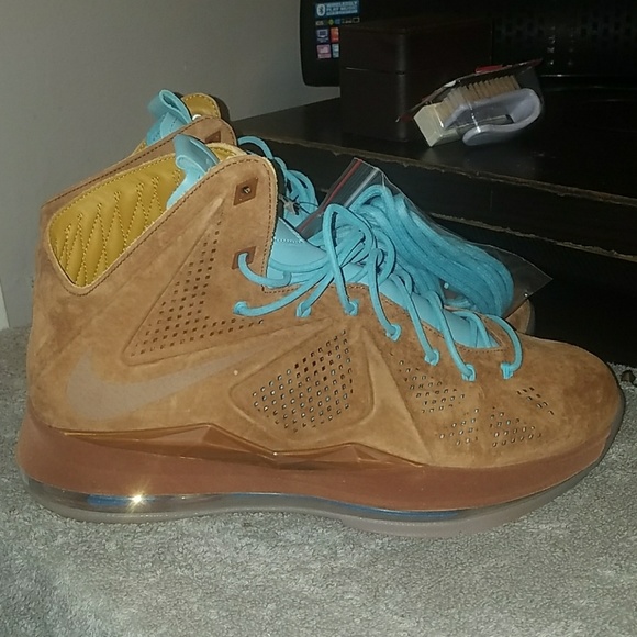 Shoes - Picture 3 of 4