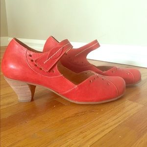 Fidji leather heels size 42