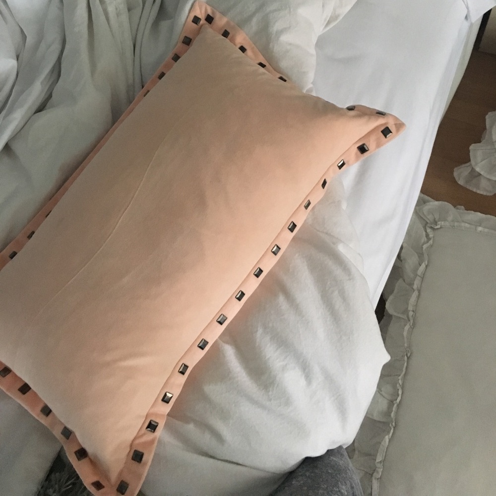 Studded rectangular pillow