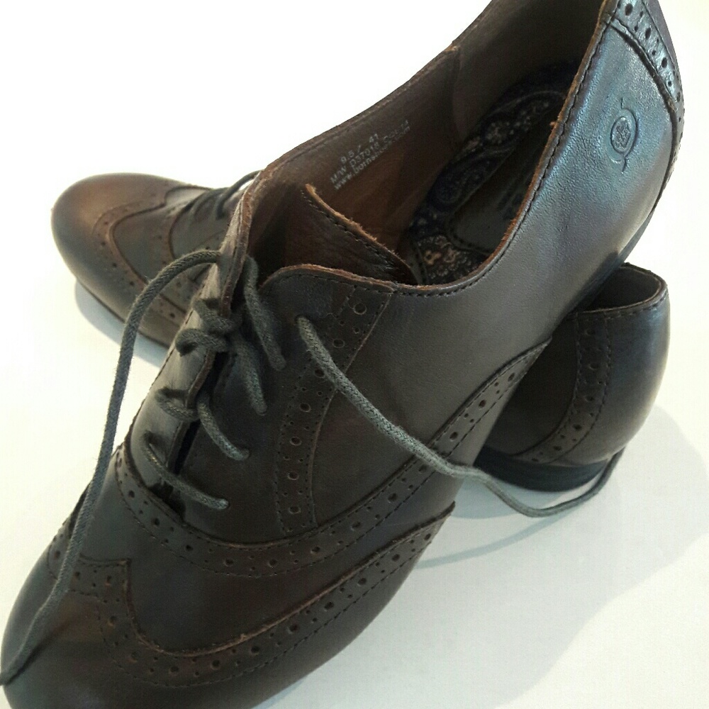 Vintage looks saddle shoes, brand-new, never worn