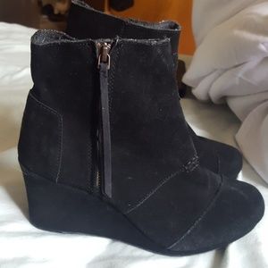 Toms wedges