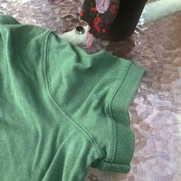 !!FREE w/ Bundle!! SO Fitted Dark Green Polo Shirt - Picture 5 of 6