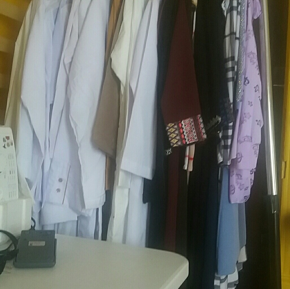 Clothings - Picture 2 of 2