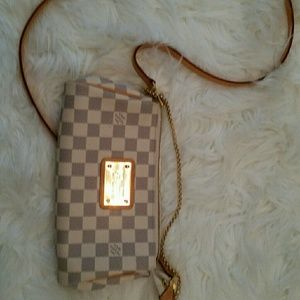 Louis Vuitton Eva Clutch