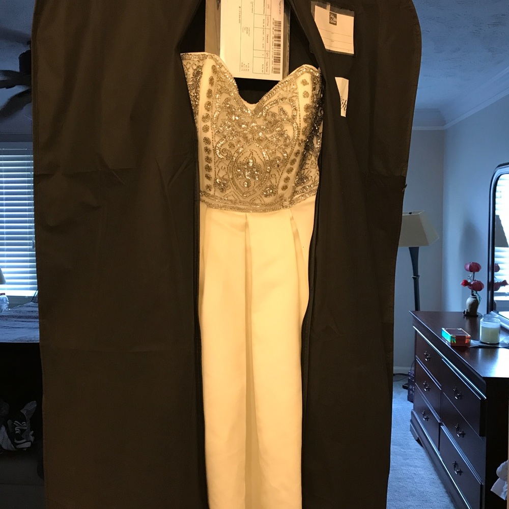 White prom/wedding dress