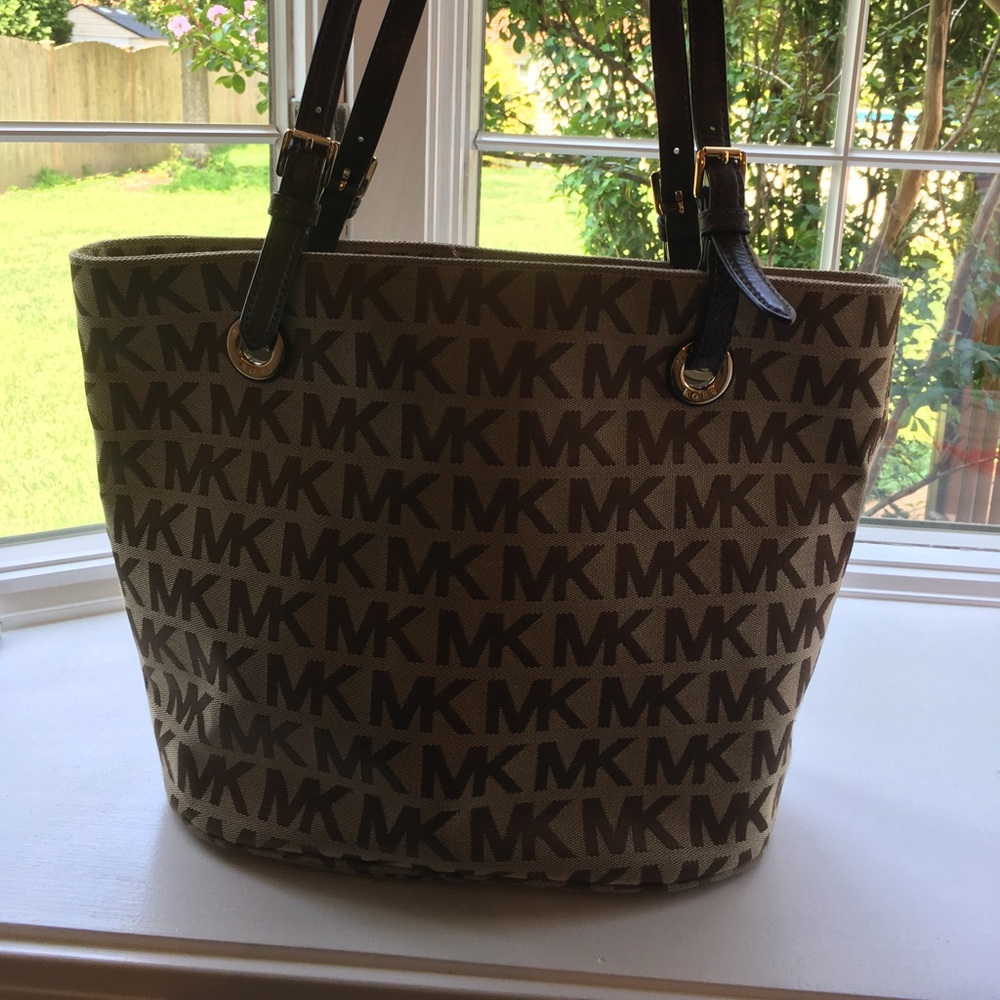 Micheal Kors Signature Tote