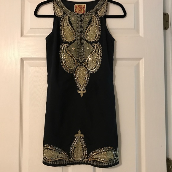 Free People Dresses & Skirts - Stunning Free People Black and Gold Sequin Dress