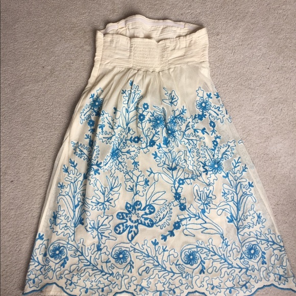 Beautiful Anthropologie Dress - Picture 4 of 7