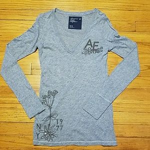American Eagle Outfitters Long-Sleeved Tee
