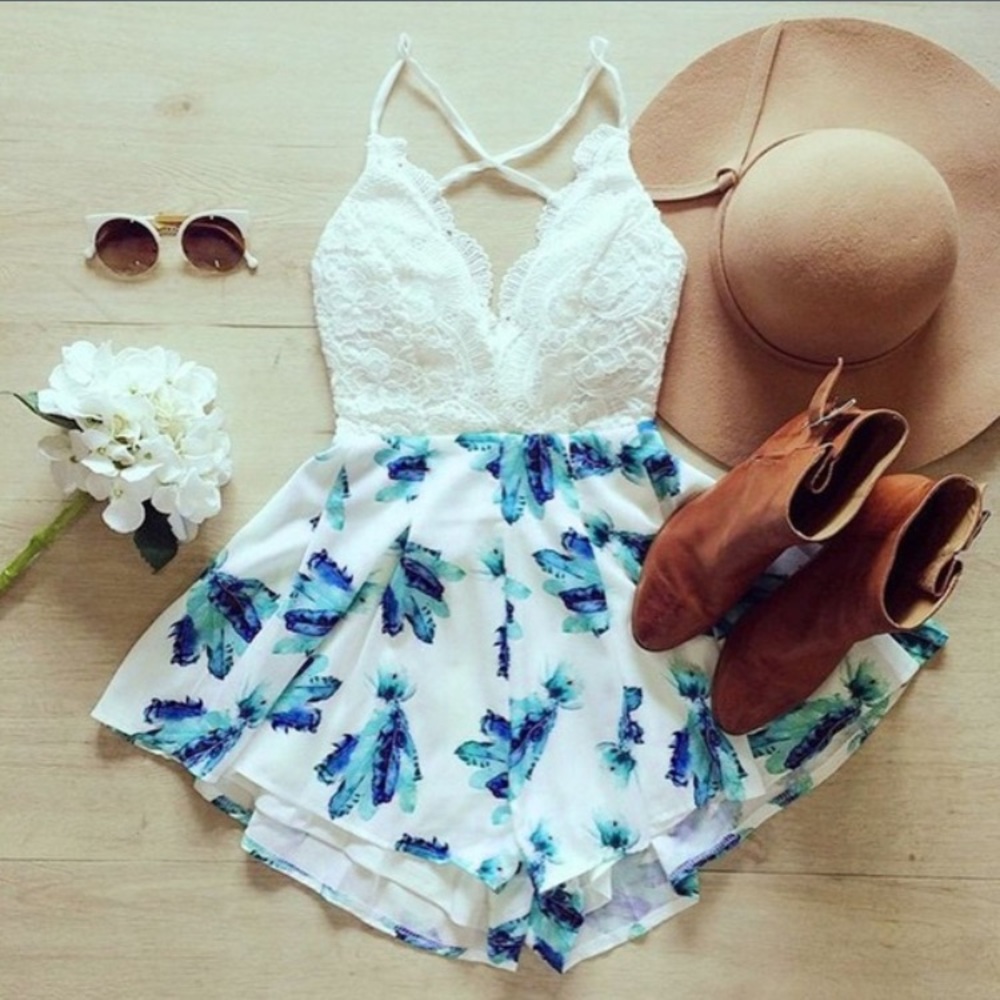 Beautiful romper - Picture 1 of 8