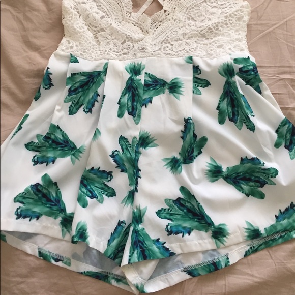 Beautiful romper - Picture 4 of 8