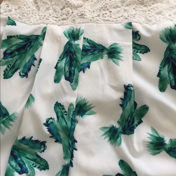 Beautiful romper - Picture 5 of 8