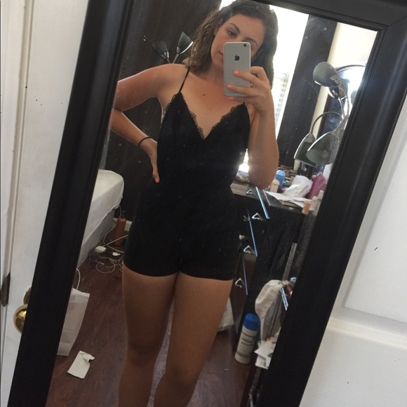 Black, fitted romper with pockets - Picture 5 of 5