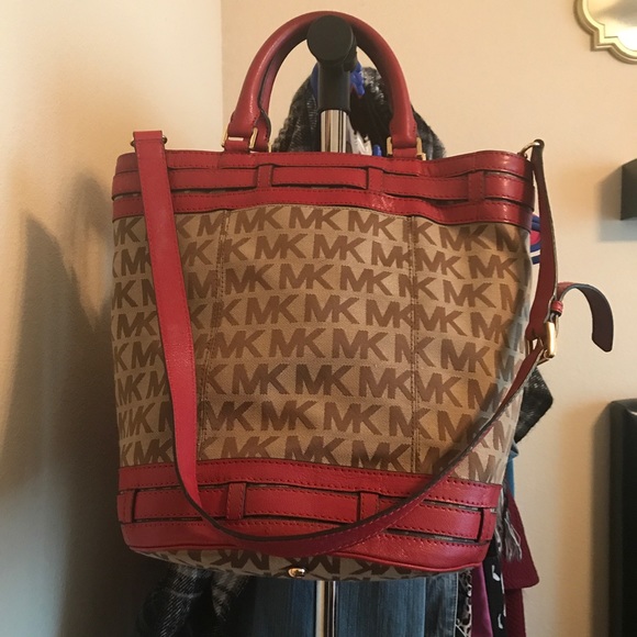 Micheal Kors Bag - Picture 2 of 3