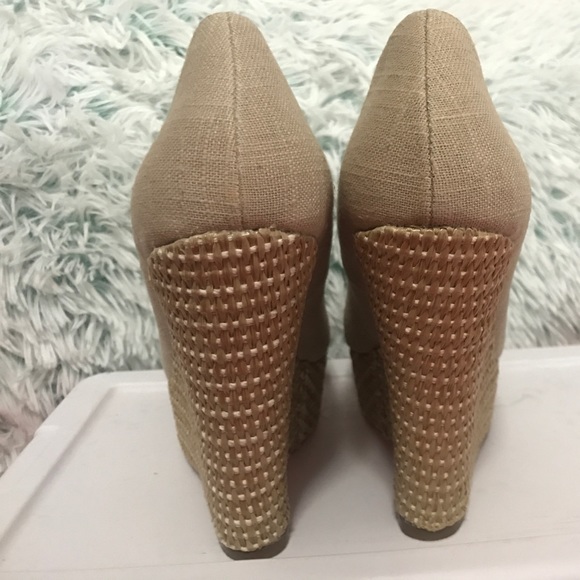 Steve Madden Secret Wedge Sandals Size 7M – Marti & Liz Boutique Steve Madden size 7M wedged heels worn once
