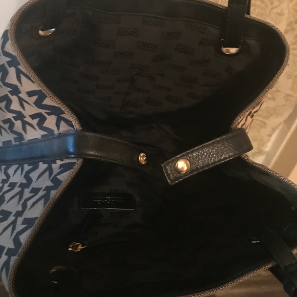 Micheal Kors Bag - Picture 3 of 4