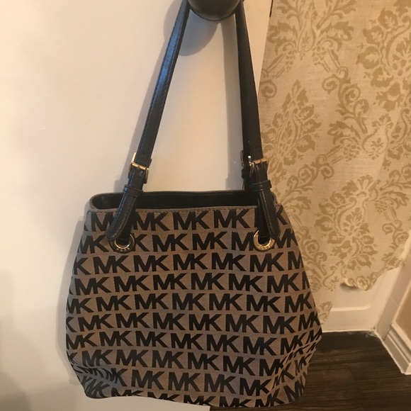 Micheal Kors Bag - Picture 4 of 4