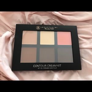 Anastasia Beverly Hills contour kit
