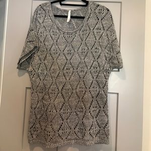 Knit/crochet tunic length sweater in xl