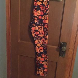 LuLaRoe one size (OS) leggings