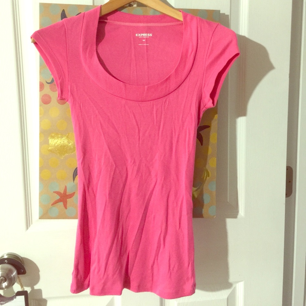 Pink scoop neck tee