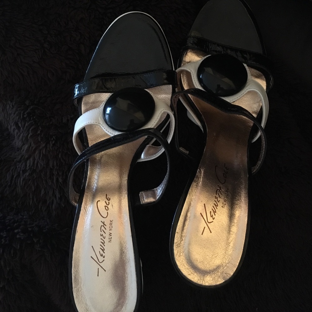 Kenneth Cole heel sandals