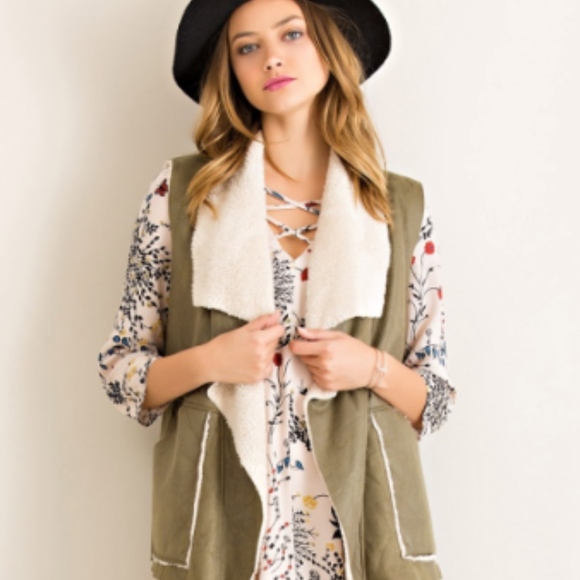 Vest with Faux Fur Lining  NWT - Picture 2 of 6