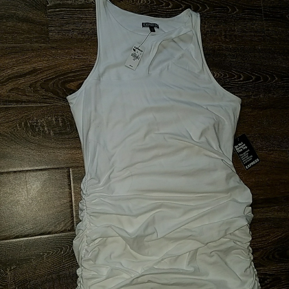 Dress - Picture 3 of 3