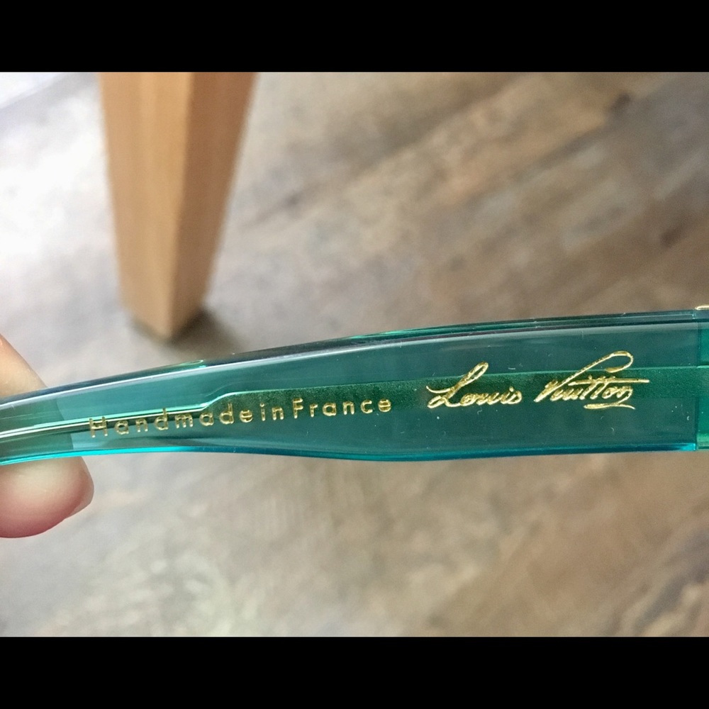 Louis Vuitton Sunglasses - Picture 5 of 7