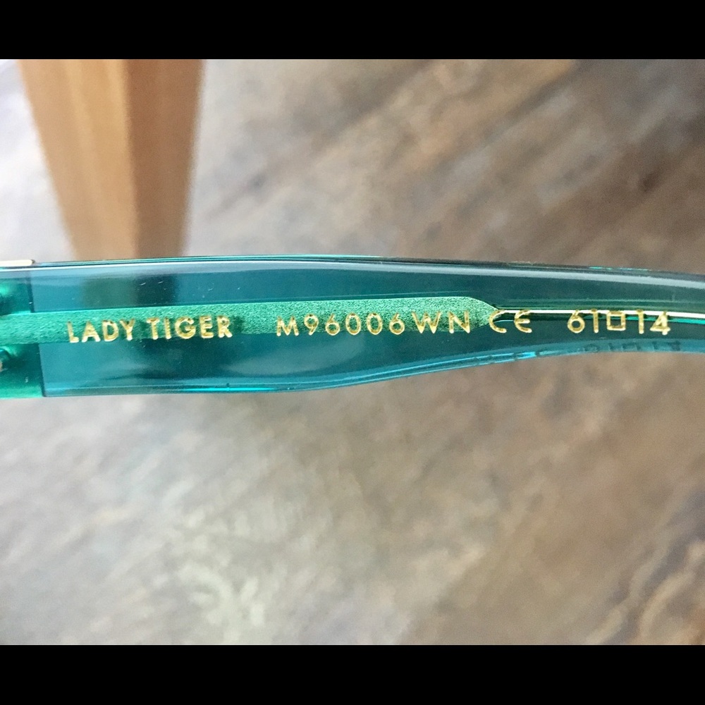 Louis Vuitton Sunglasses - Picture 6 of 7