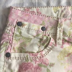 Pastel Floral Shorts || size 1