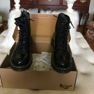 Like new Dr. Martens size 7US