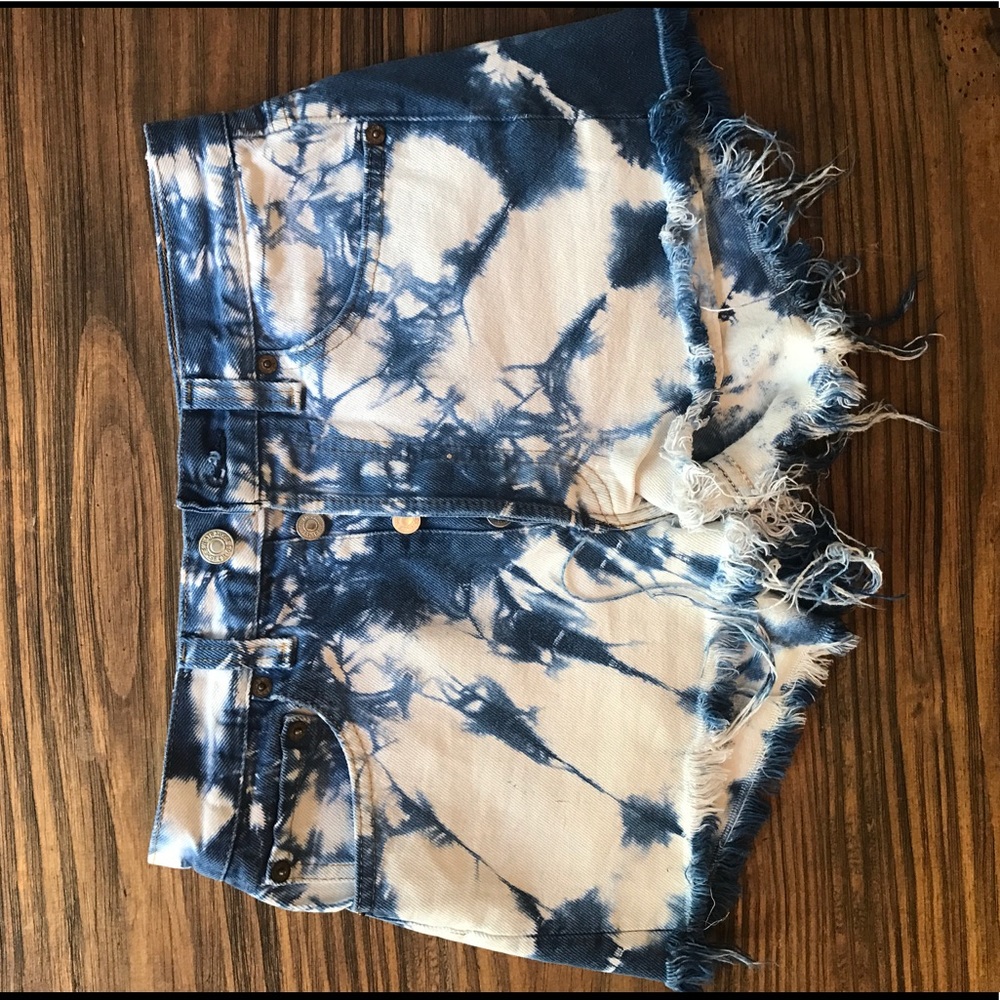 *LEVIS URBAN RENEWAL tie dye high waist shorts