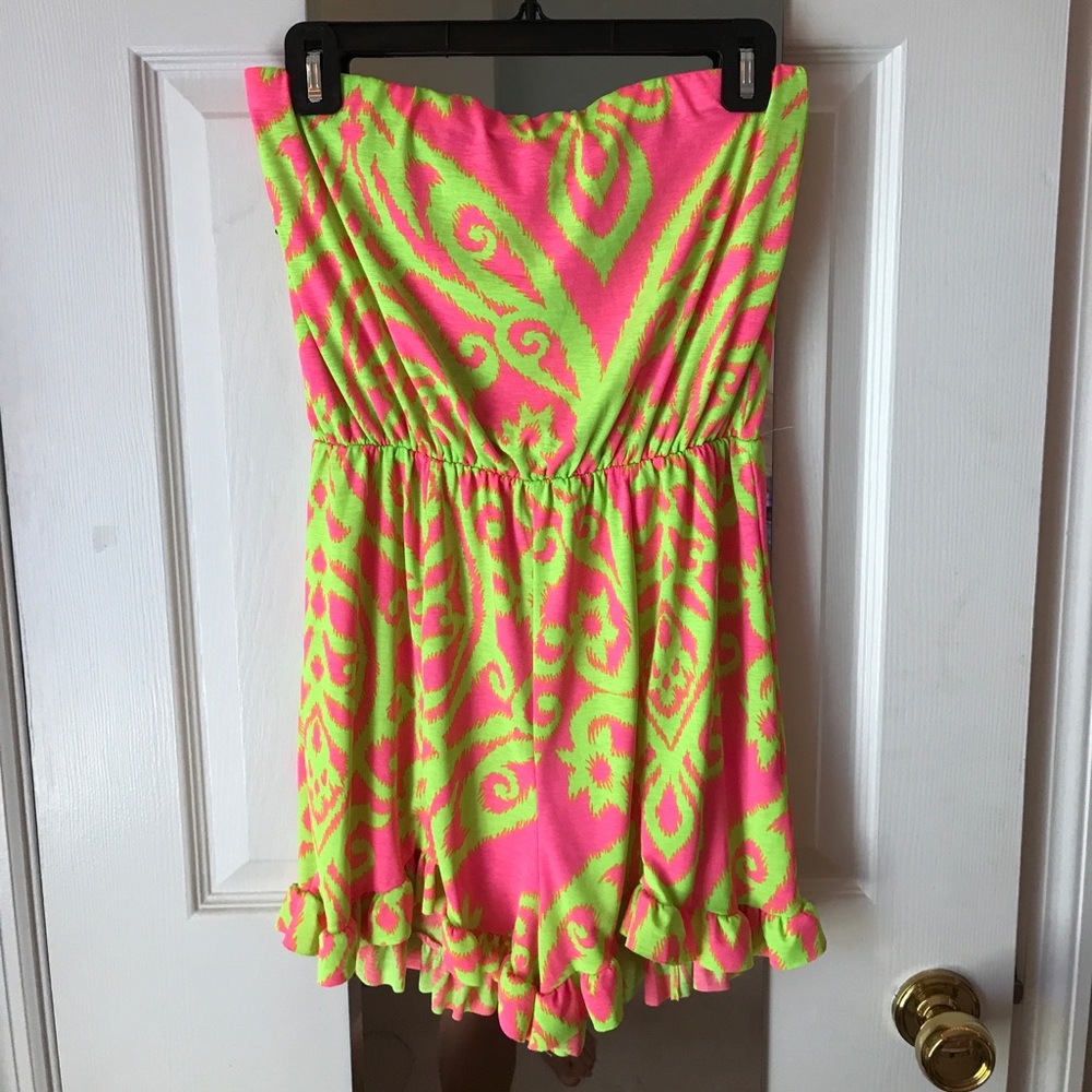Strapless romper with frilled shorts