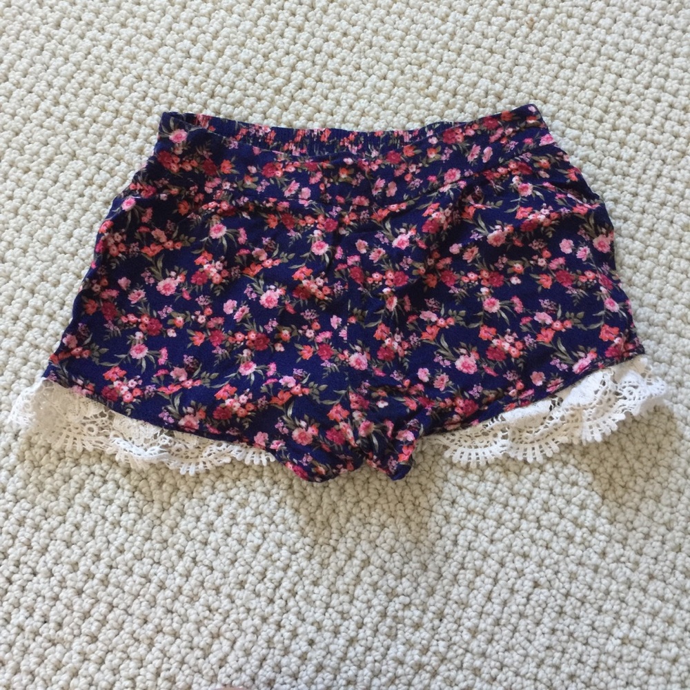 Urban outfitters floral lace-trim shorts