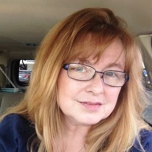 Meet your Posher, Debi