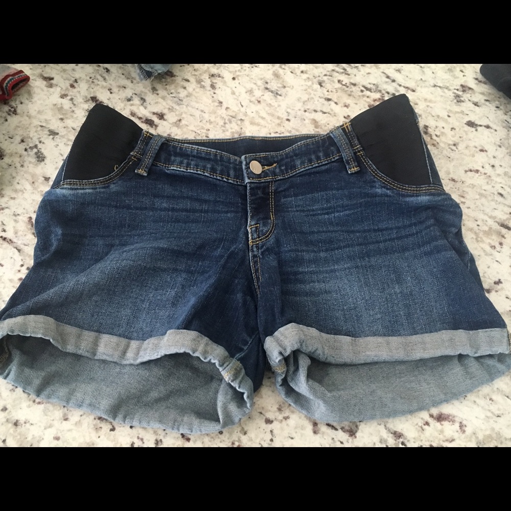 Maternity shorts