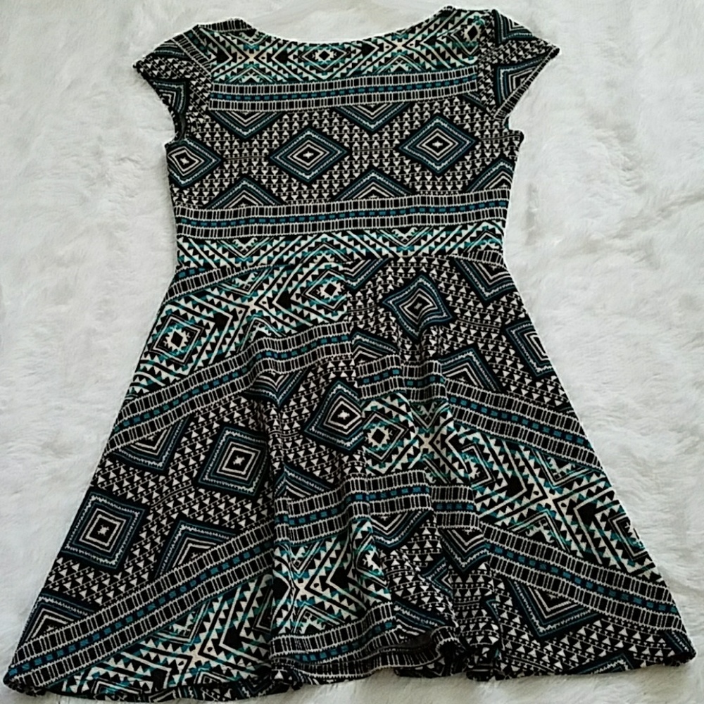 Dress - Picture 3 of 3