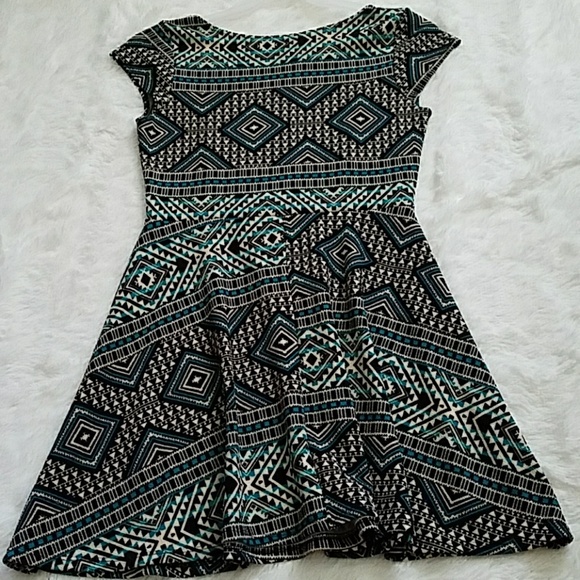 Dress - Picture 3 of 3