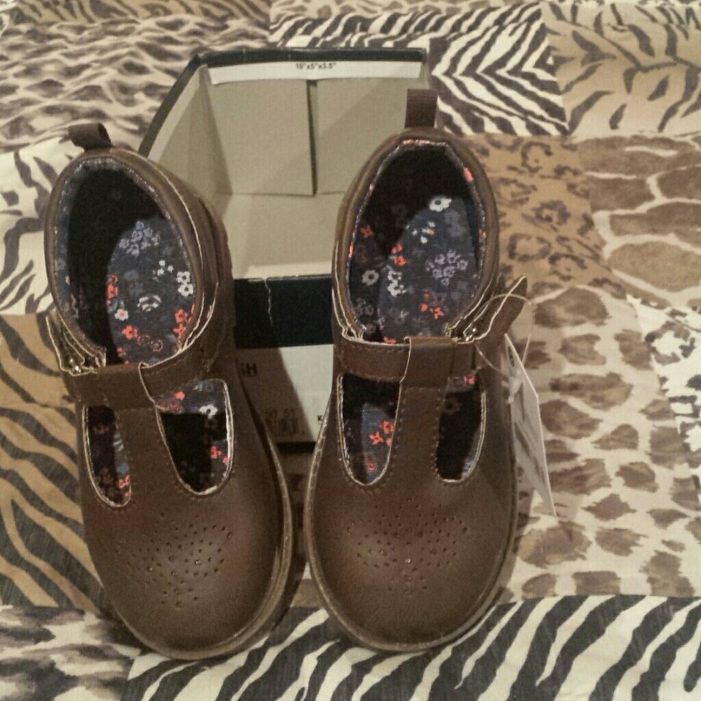 Dress shoes