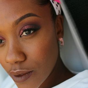 Meet your Posher, Aja