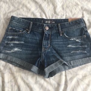 BRAND NEW Hollister Jean Shorts || size 3
