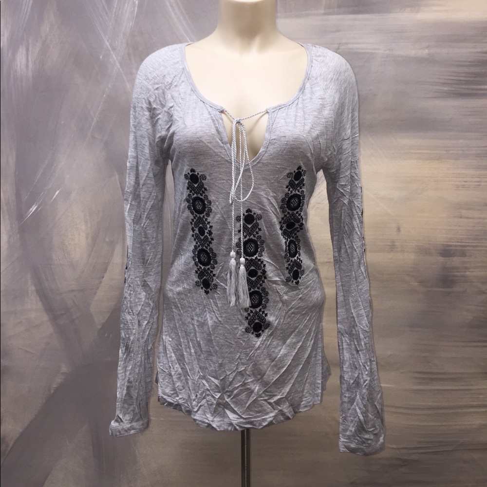 Gray Long Sleeve with Tie Front and Black Design