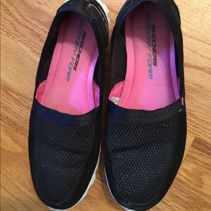 Sketchers memory foam shoes