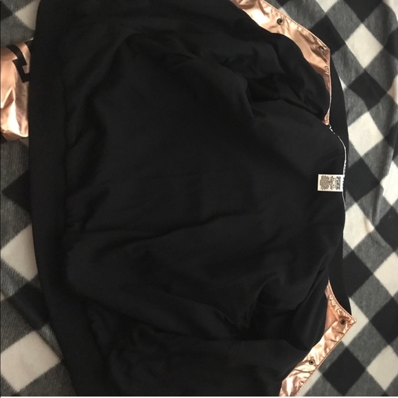NWT VS Pink Rose Gold Fashion Show 2016 Bomber - Picture 3 of 3