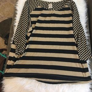 3/4 sleeve tan and black