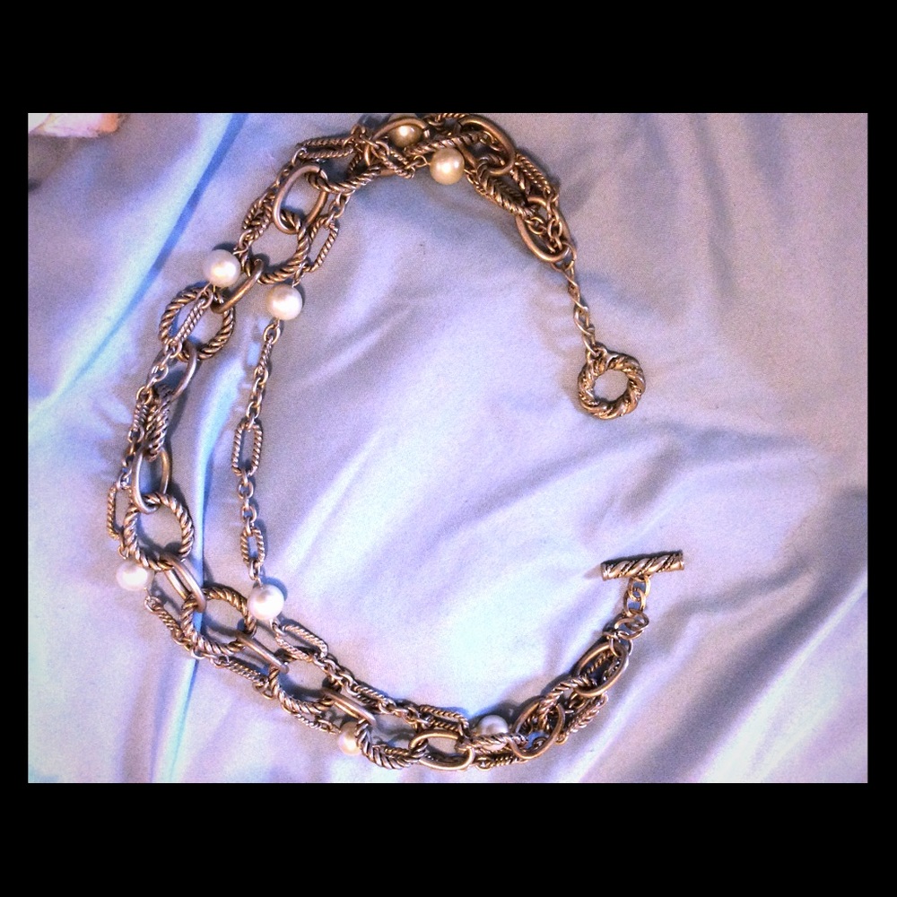 Silver pearl necklace