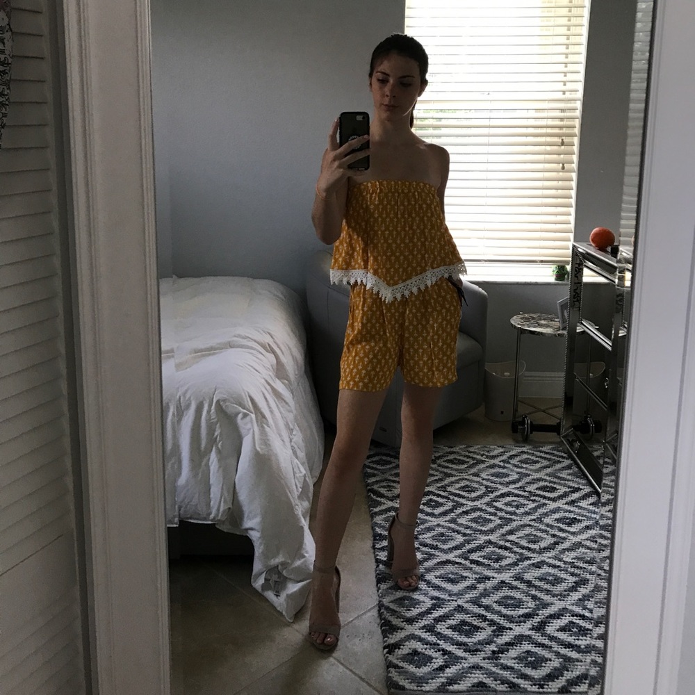 Strapless floral print romper