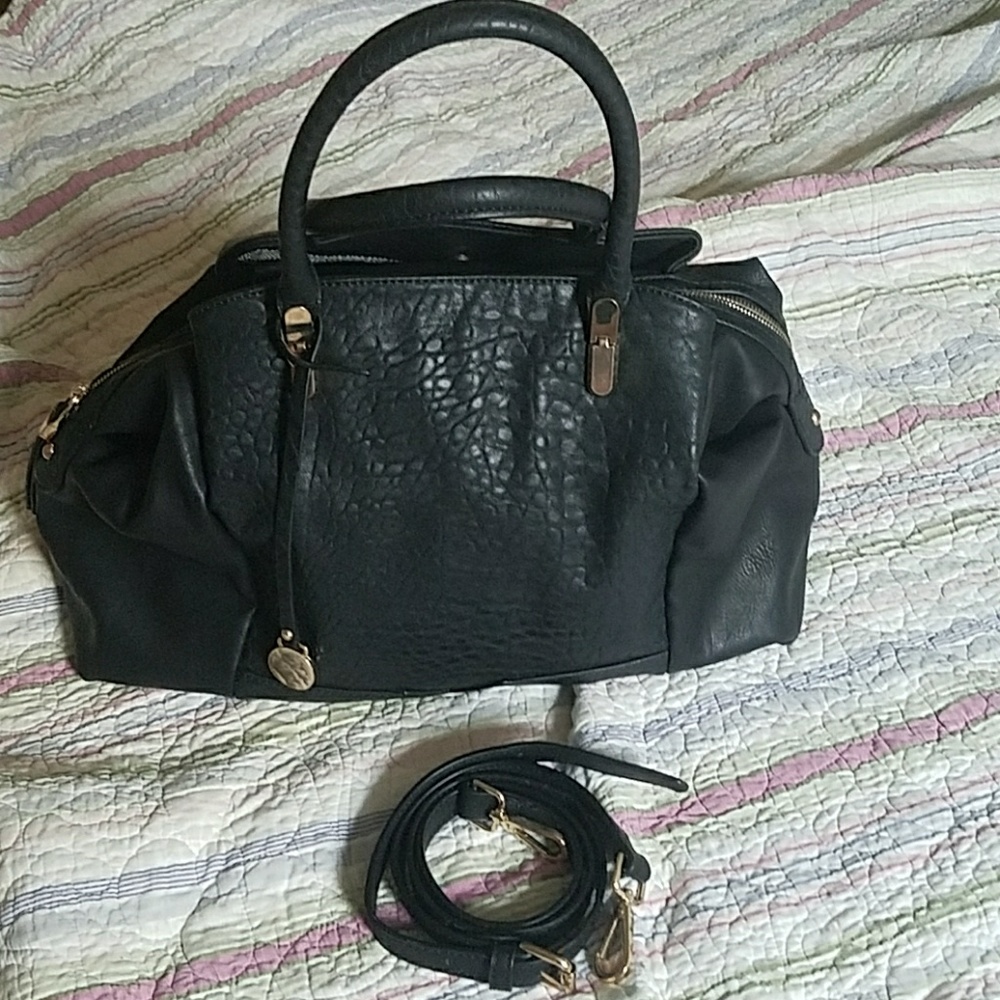 Black shoulder bag