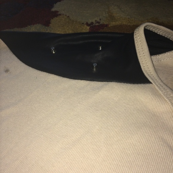 💁🏾Cheetah print studded cross sweater💁🏾 - Picture 2 of 3